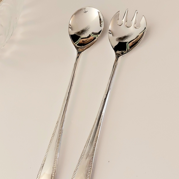 Crystal salad bowl with utensils in their original box. - Picture 3 of 10